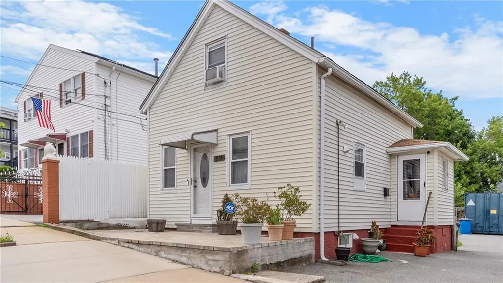 215 Dora Street Providence RI 02909