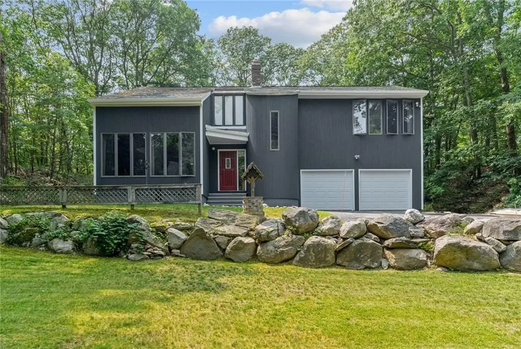 41 Heywood Lane Johnston RI 02919