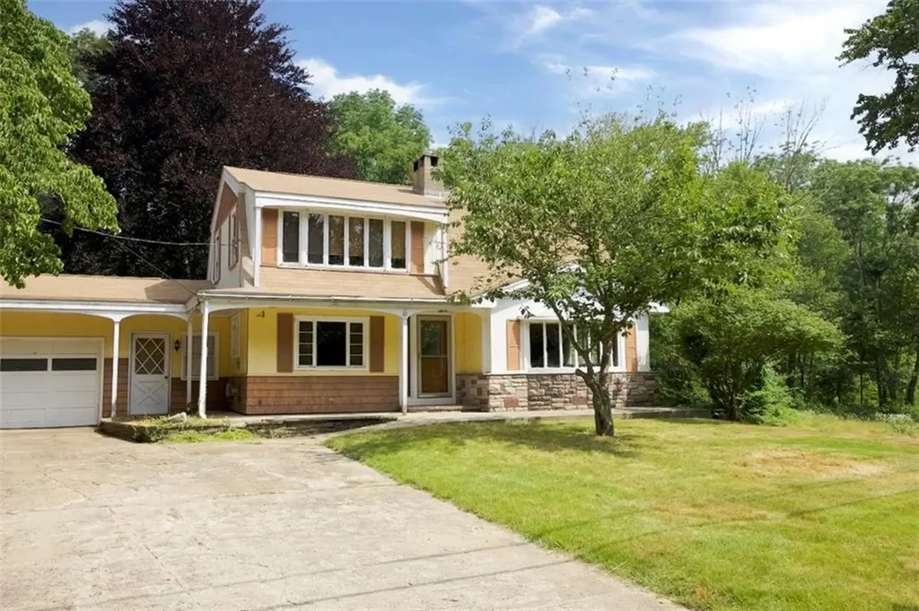 62 Belfield Drive Johnston RI 02919