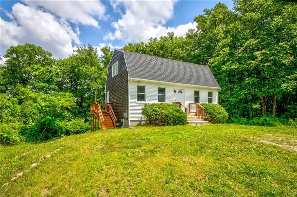 21 Belfield Drive Johnston RI 02919
