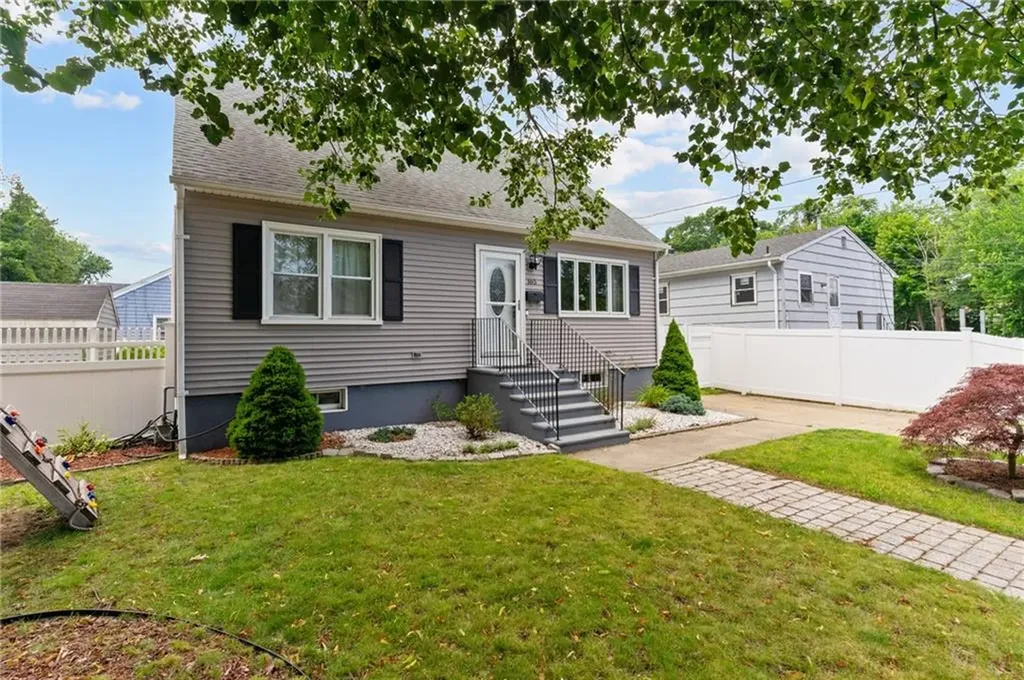 165 Park View Boulevard Cranston RI 02910