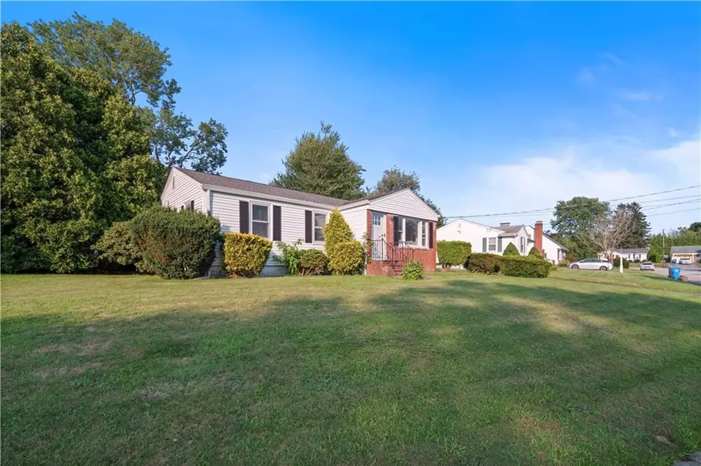25 Hibiscus Drive Cranston RI 02920