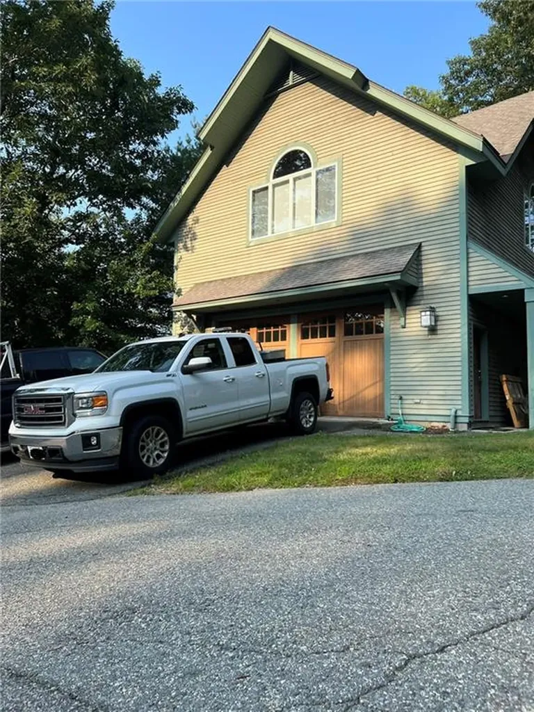 35 Wood Road Lincoln RI 02865