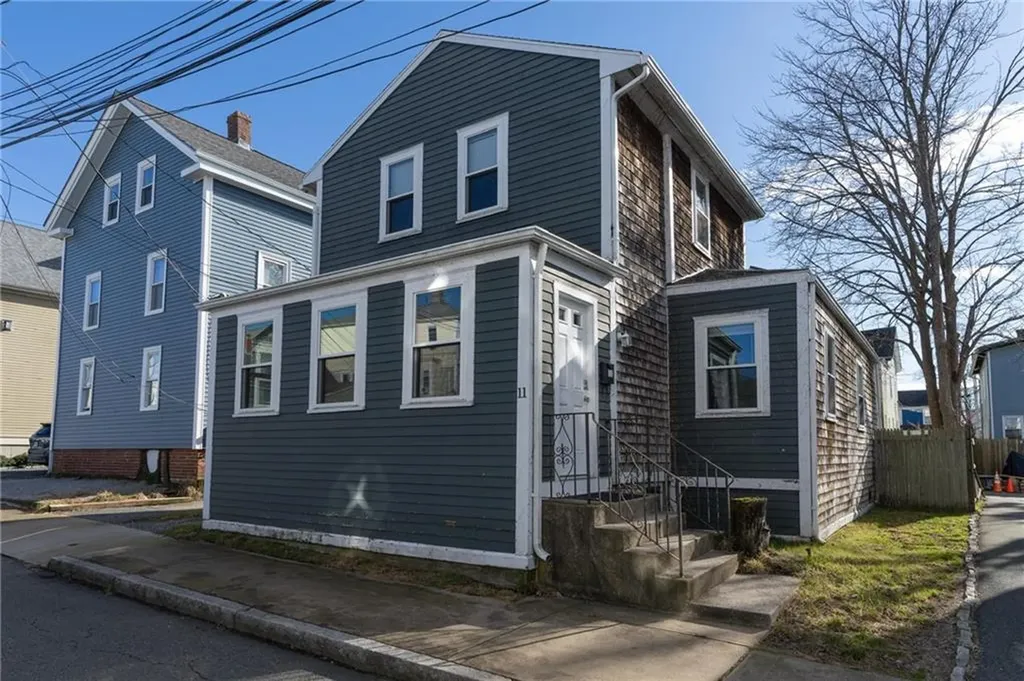 11 Simmons Street Newport RI 02840