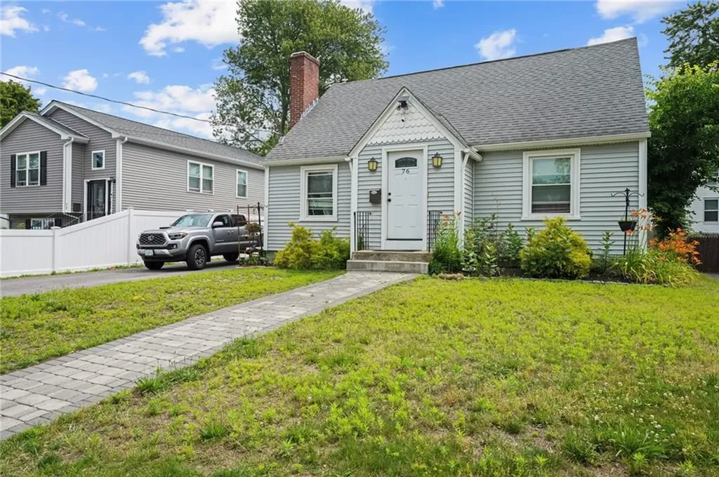 76 Boxwood Avenue Cranston RI 02910