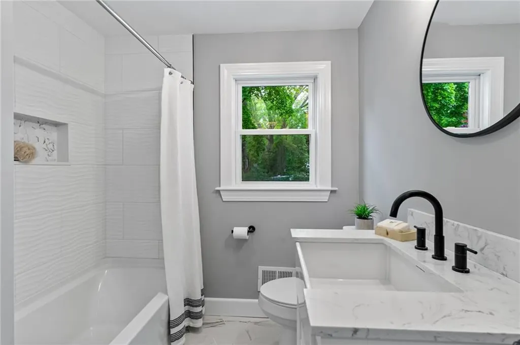 161 Sunny Cove Drive Warwick RI 02889