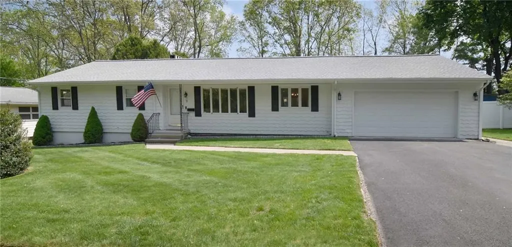 9 Manchester Farm Road North Providence RI 02904