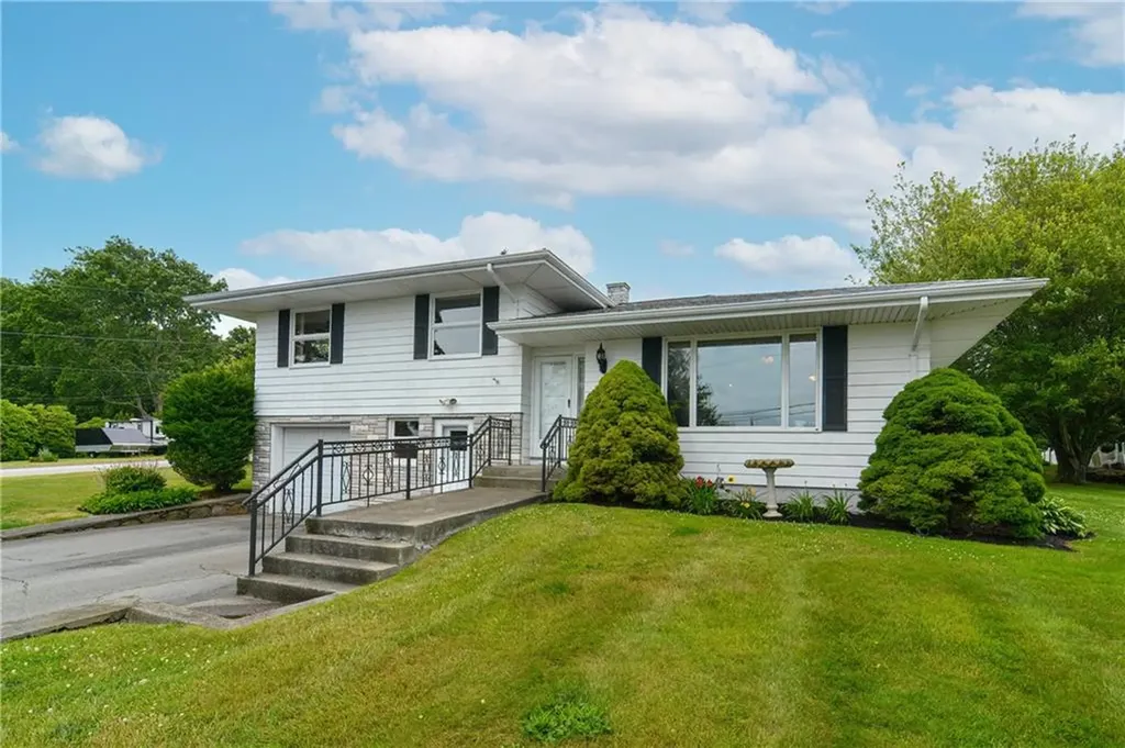 50 Shannon Avenue Tiverton RI 02878