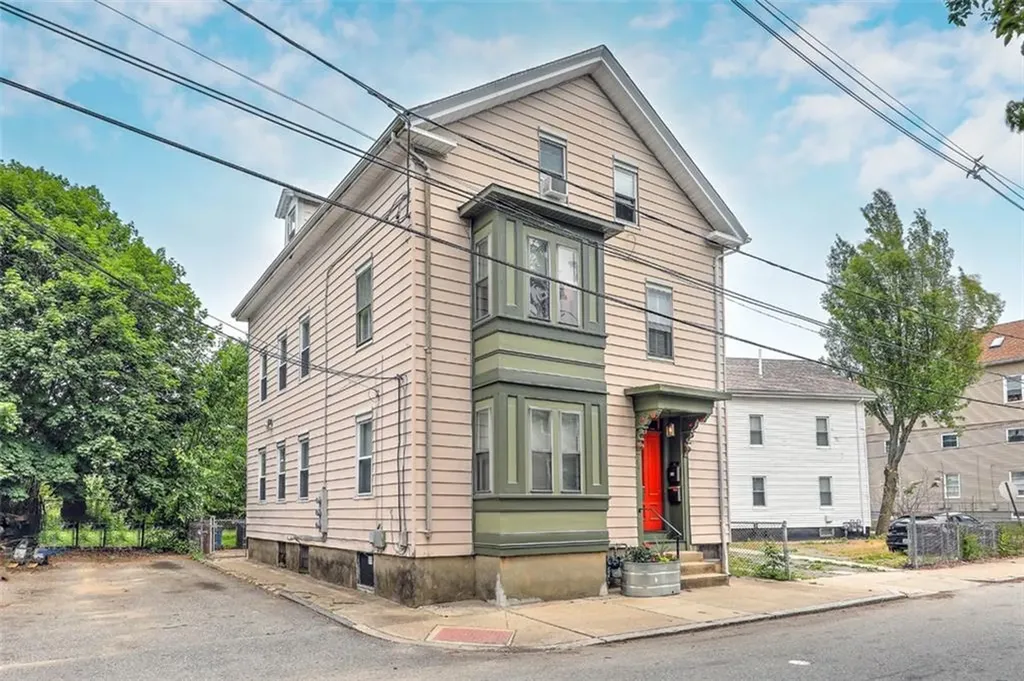289 Grove Street Providence RI 02909
