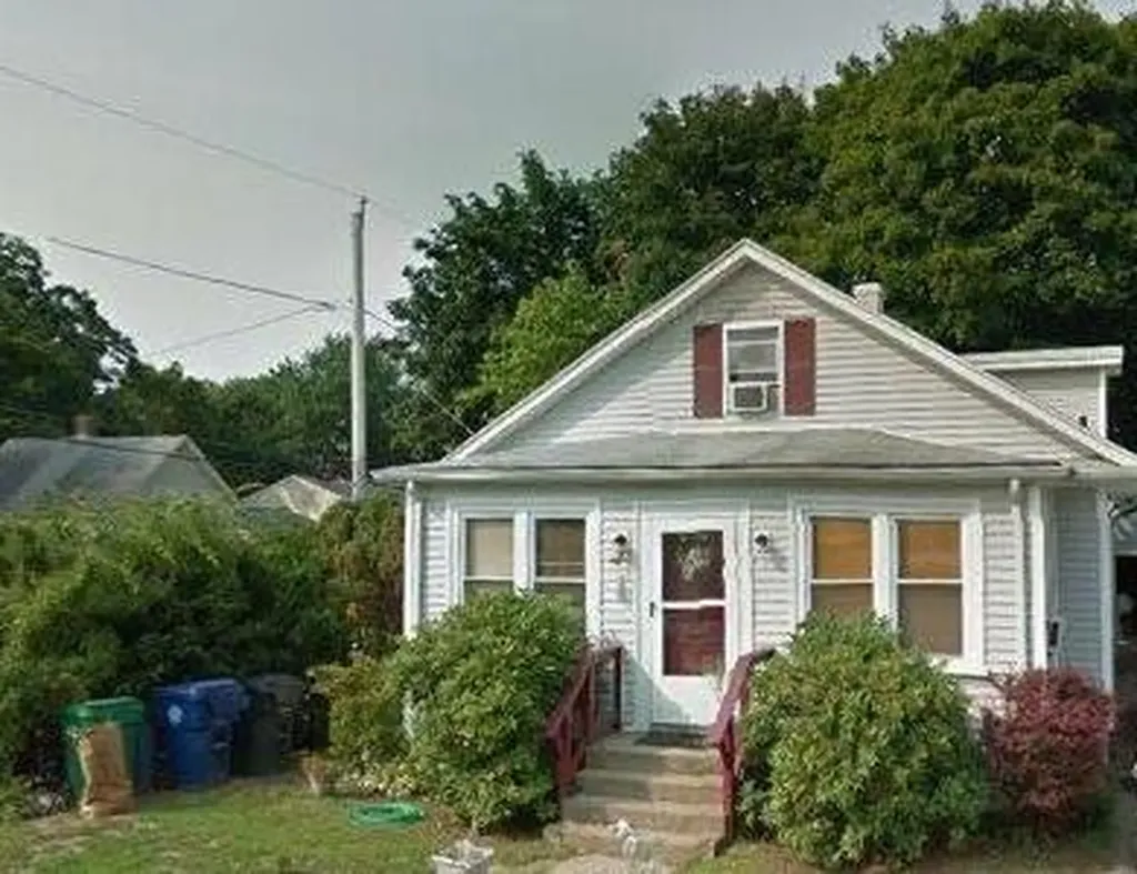 43 Booth Avenue Warwick RI 02888