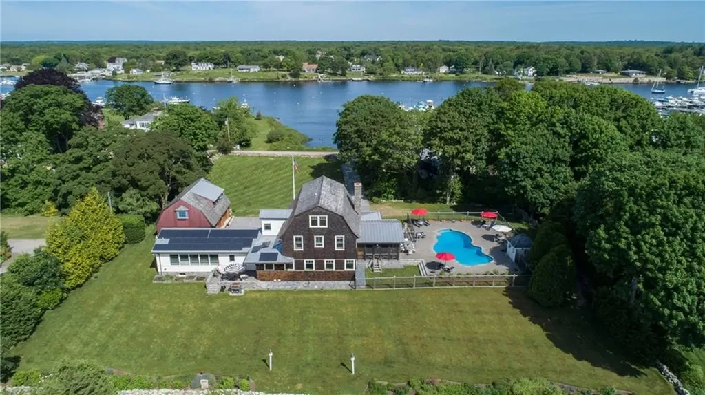 30 Avondale Road Westerly RI 02891