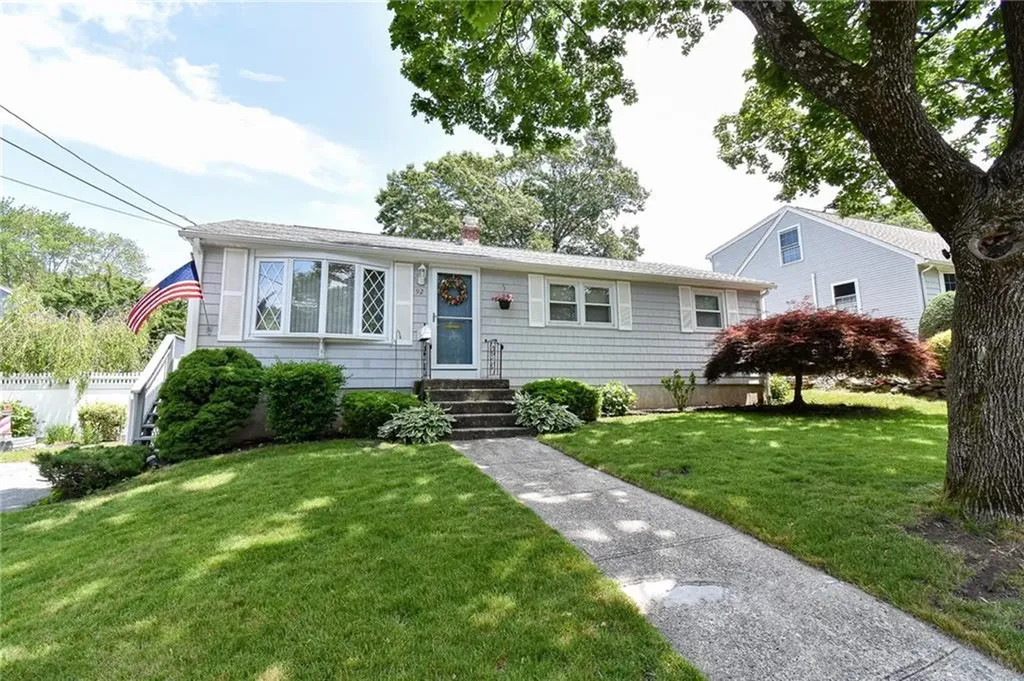 92 Manolla Avenue Warwick RI 02888