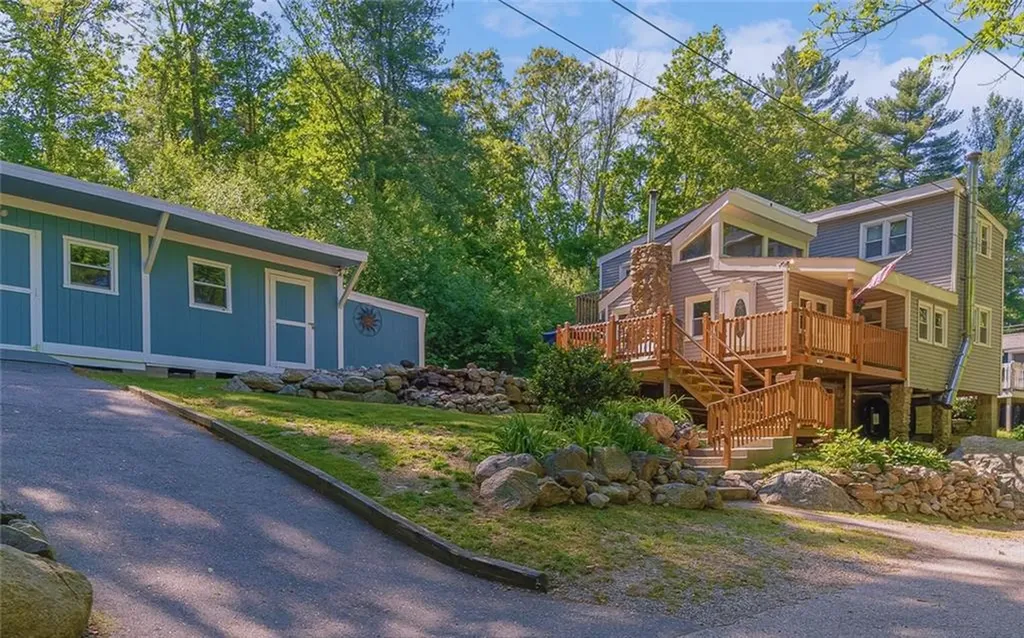 61 Knotty Oak Shores Coventry RI 02816