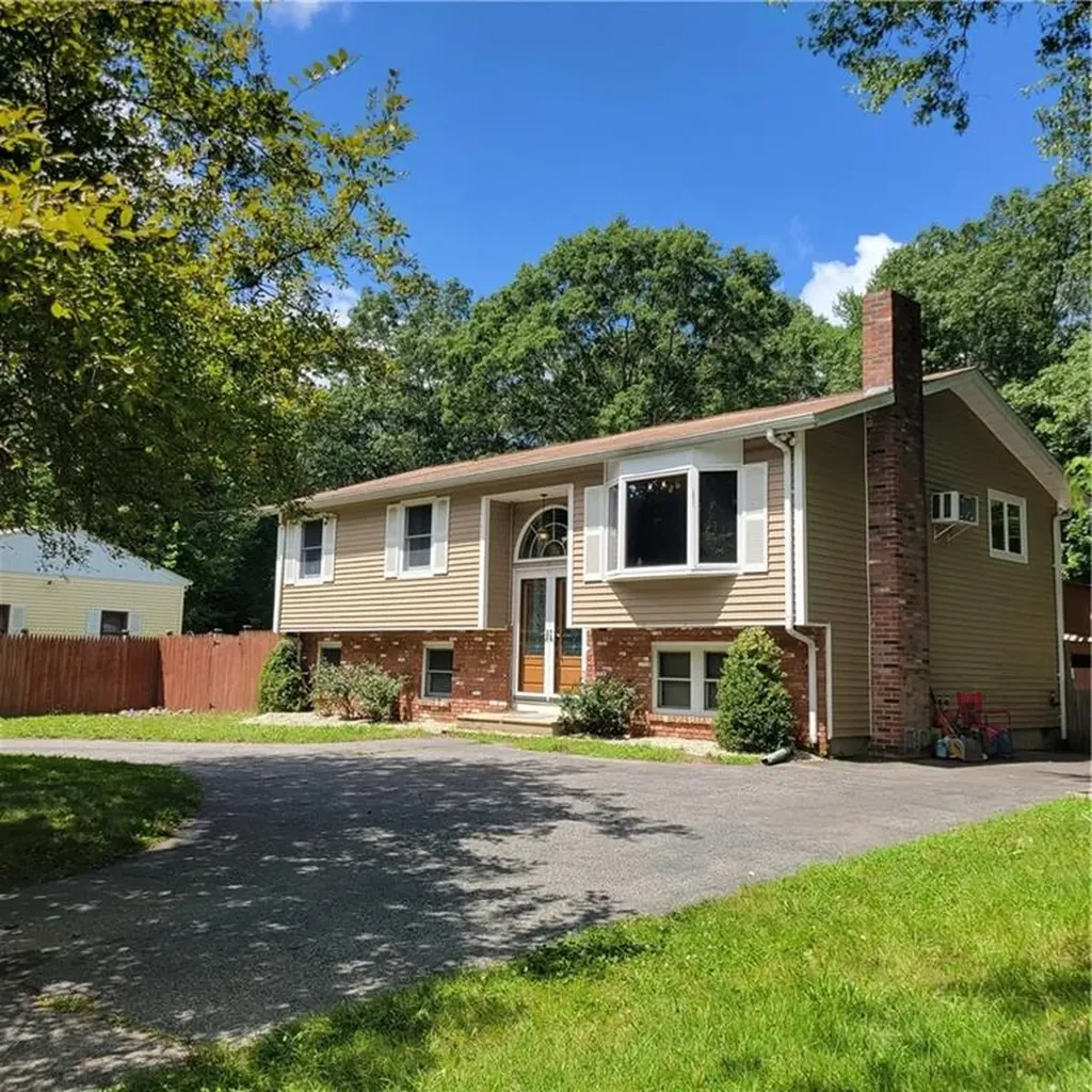 14 Cheyenne Trail West Greenwich RI 02817
