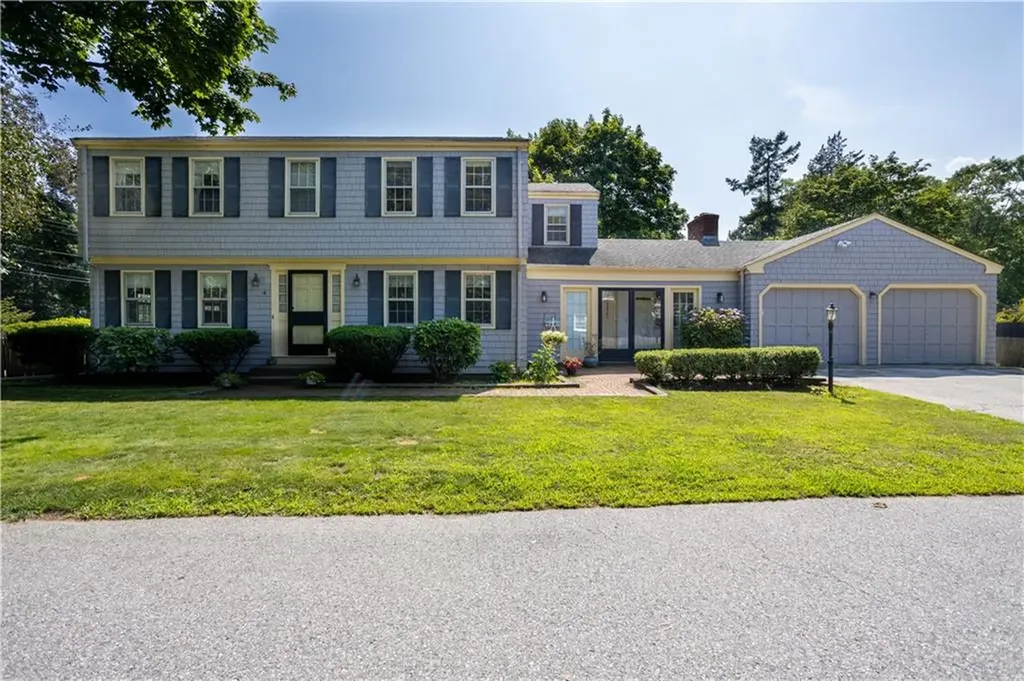 4 Hanson Road Barrington RI 02806