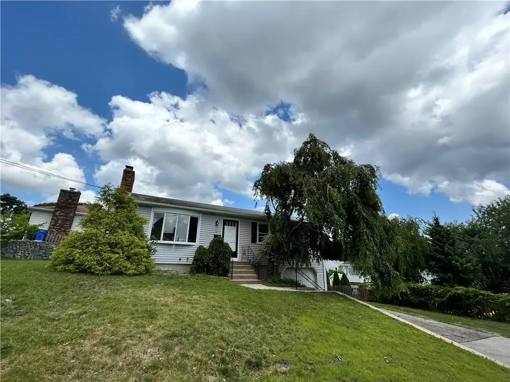 61 Hazelton Street Cranston RI 02920