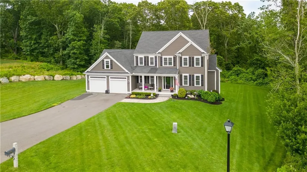 114 Winslow Way Swansea MA 02777