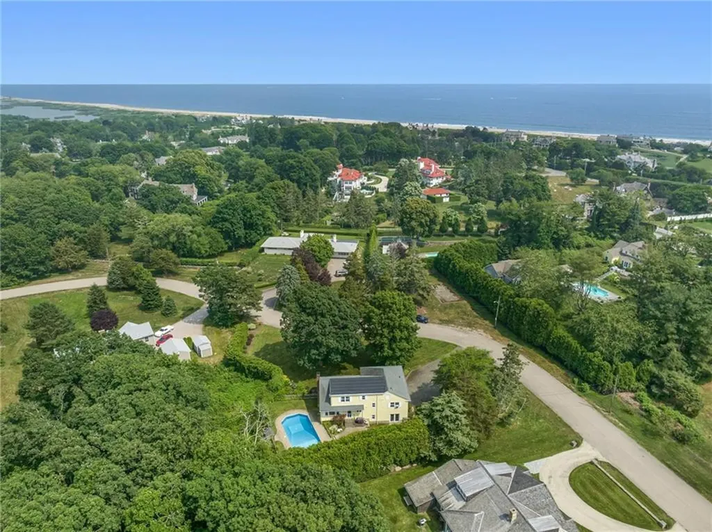 21 Glen Way Westerly RI 02891