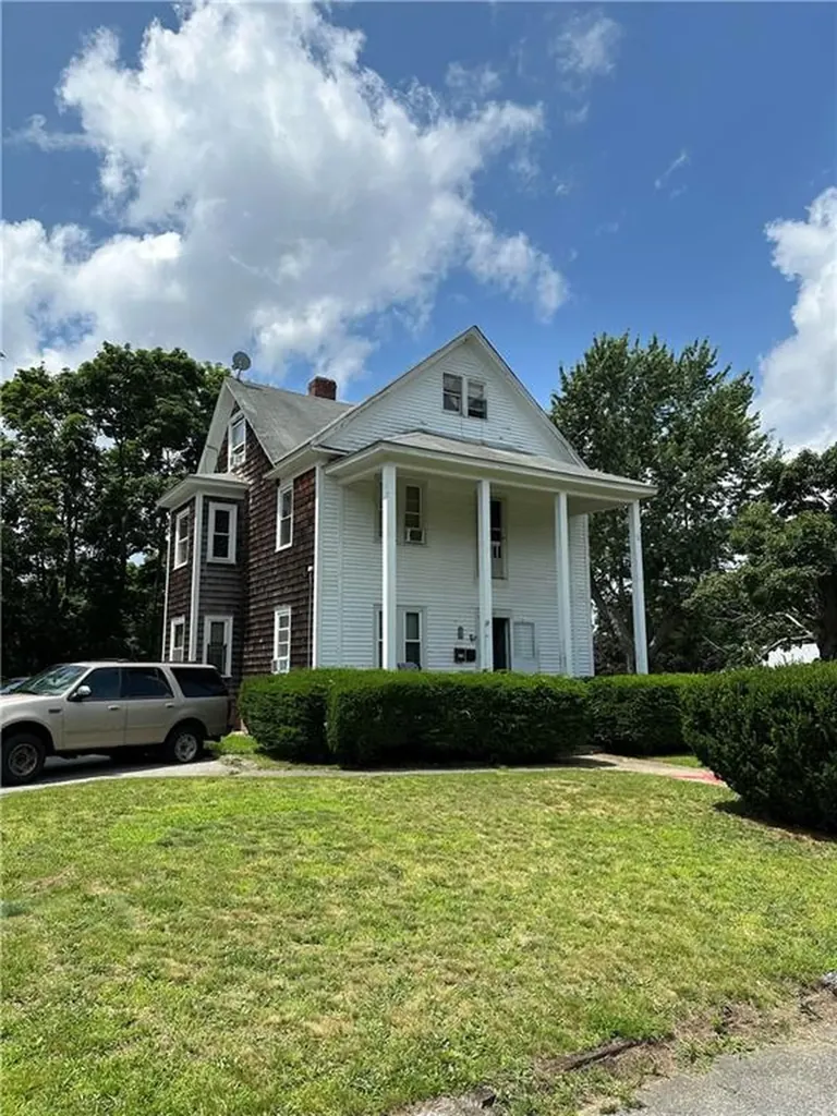 23 Princeton Avenue Warwick RI 02889