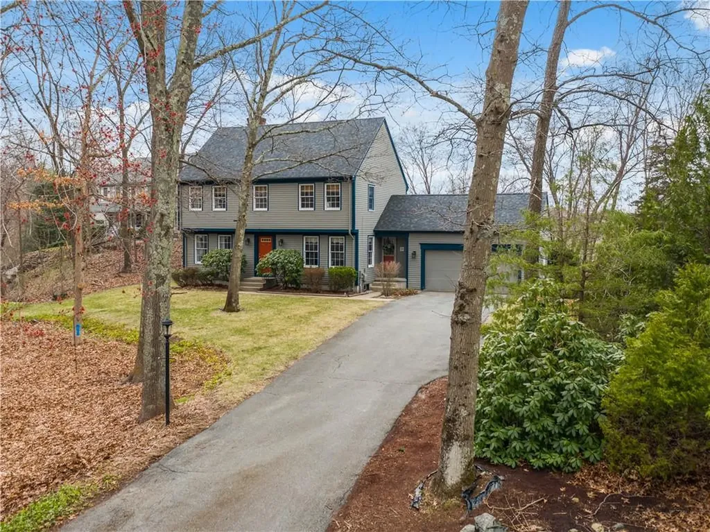 20 Barberry Hill Road Cumberland RI 02864
