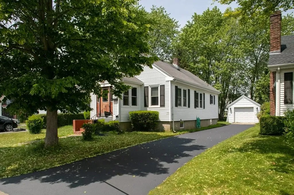 22 Pennacook Street Newport RI 02840