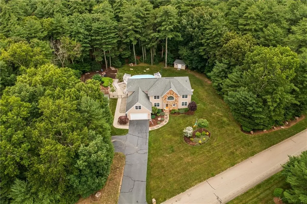 5 Weymouth Lane Coventry RI 02816