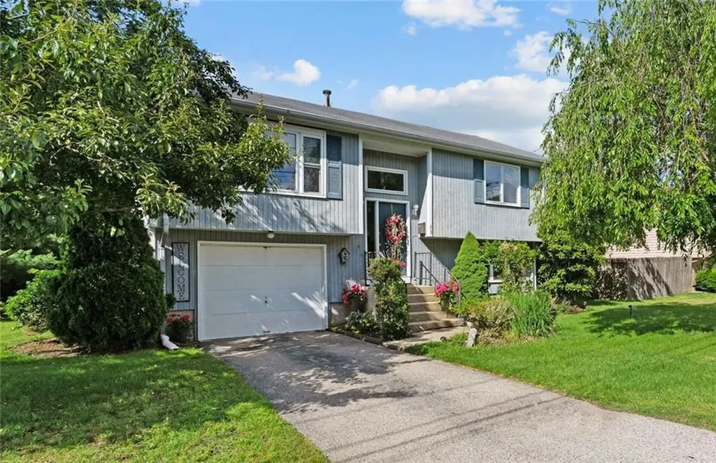93 Midvale Avenue Cranston RI 02920