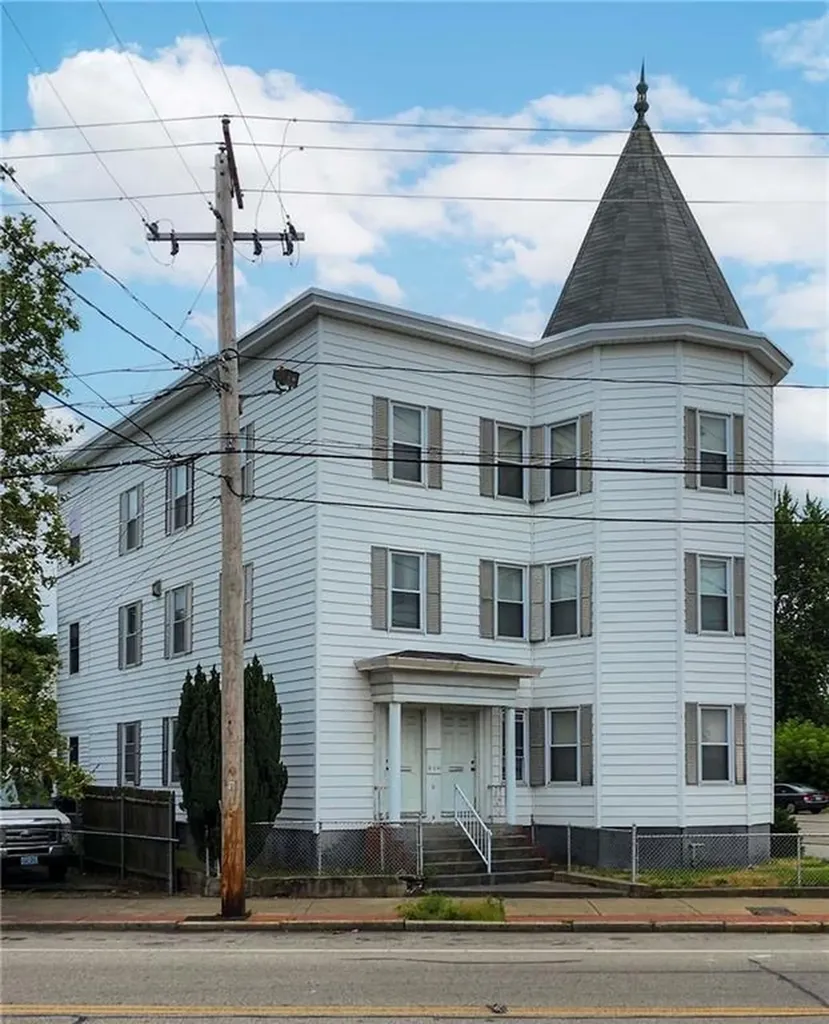 547 549 Broadway Pawtucket RI 02860