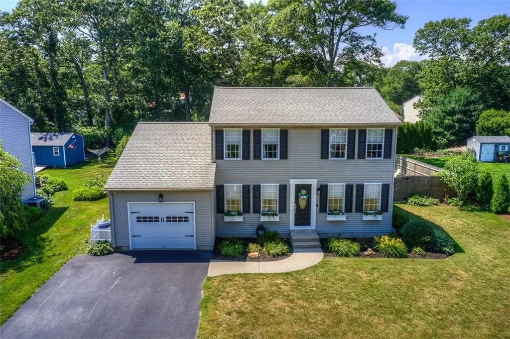 87 Peaked Rock Road South Kingstown RI 02879