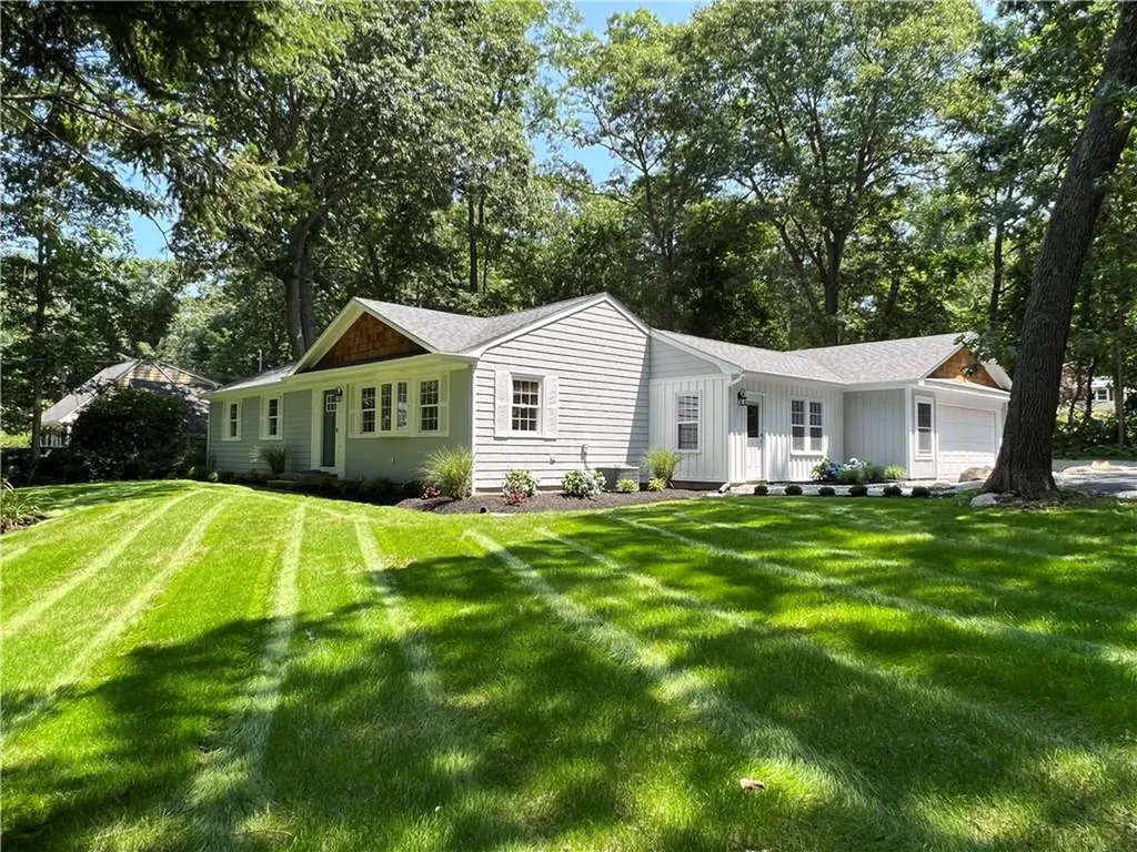 227 Oakwoods Drive South Kingstown RI 02879