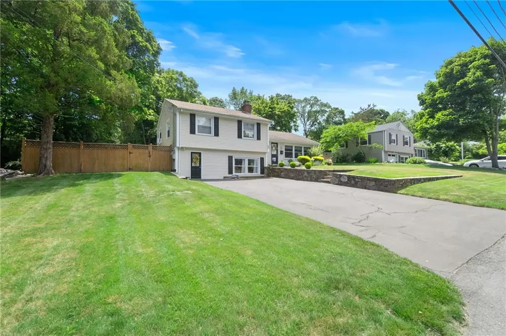 44 Shenandoah Road Warwick RI 02886