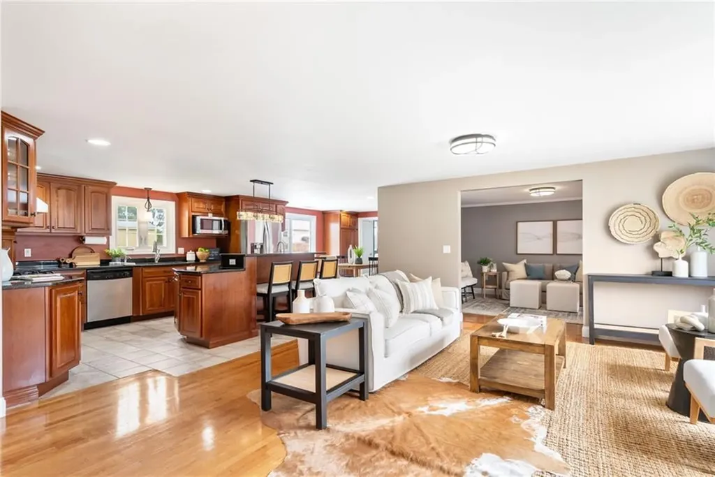 282 New Hampshire Avenue Somerset MA 02726