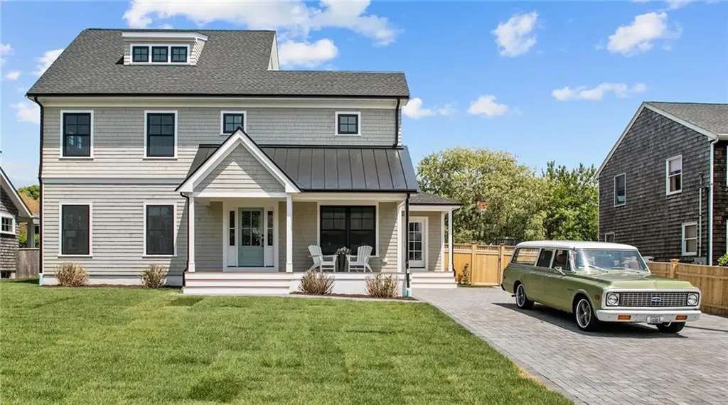 73 Ellery Avenue Middletown RI 02842