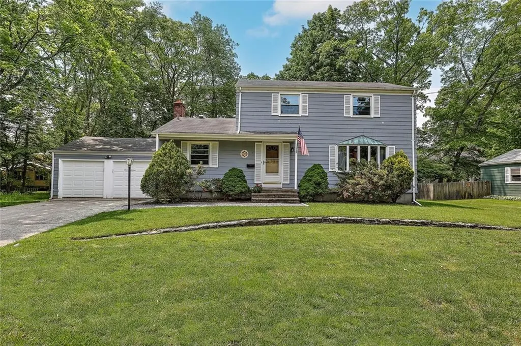 13 Wedgewood Lane Barrington RI 02806