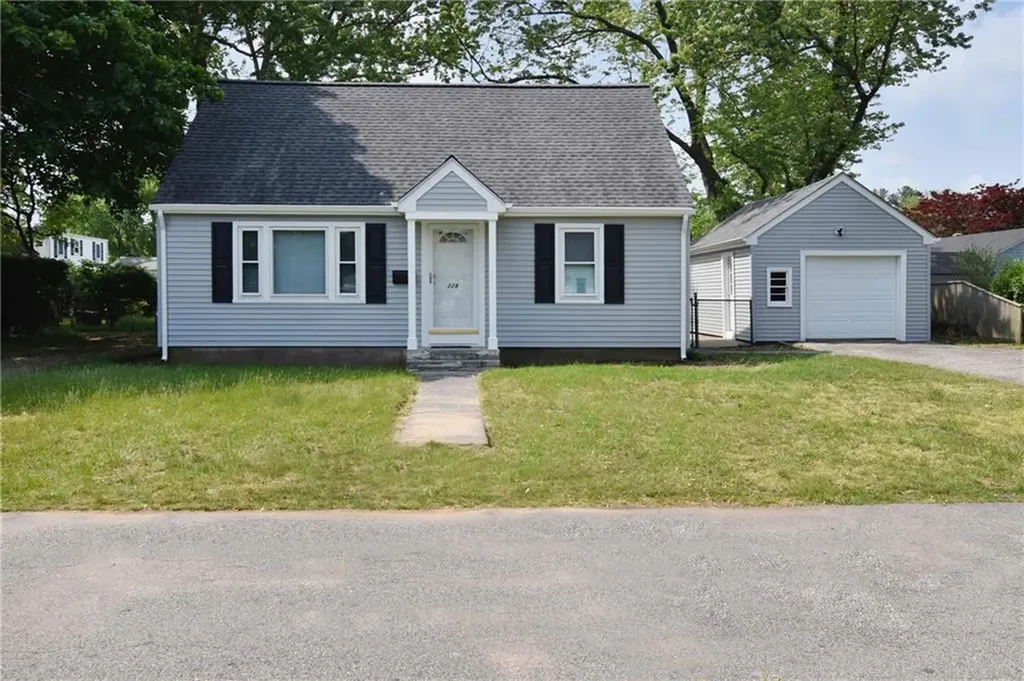 228 Taft Avenue Warwick RI 02886
