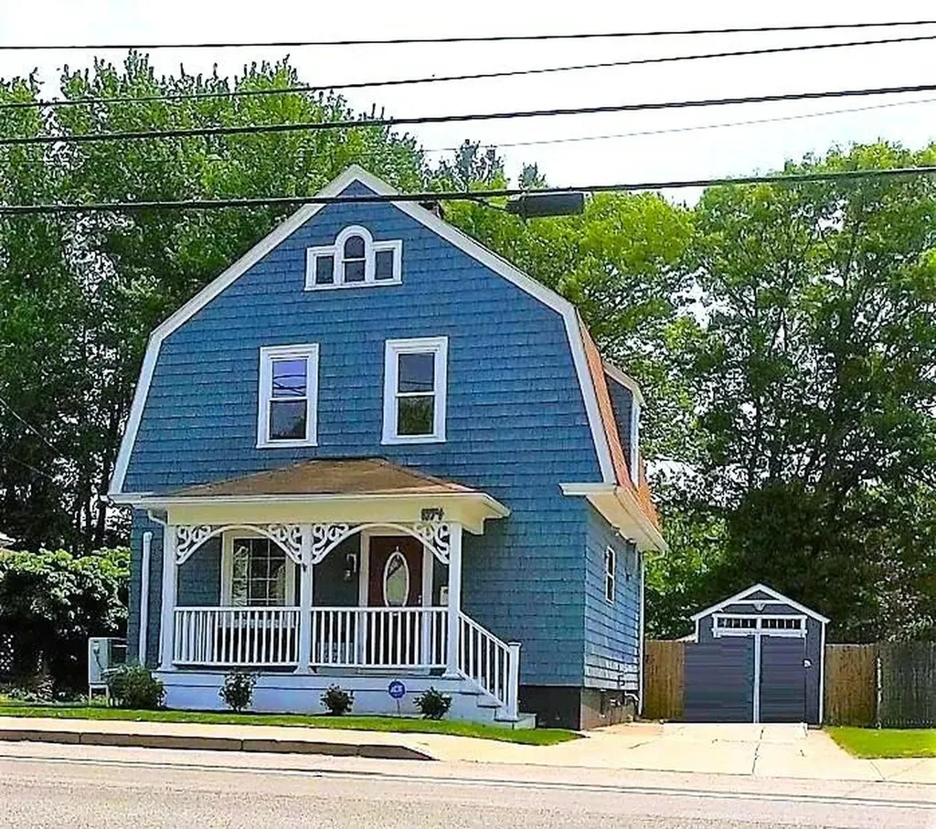 1994 Cranston Street Cranston RI 02920