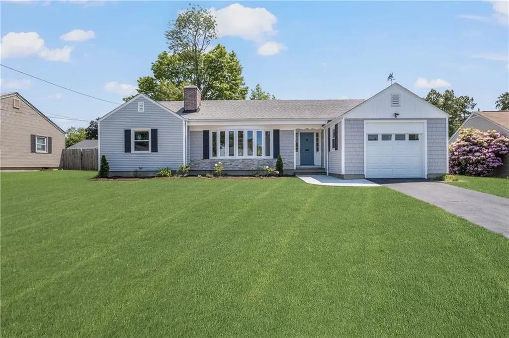 118 Howie Avenue Warwick RI 02888