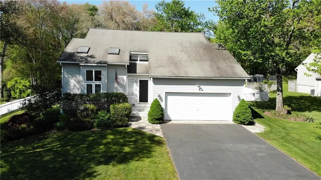 79 West Bay Drive Narragansett RI 02882