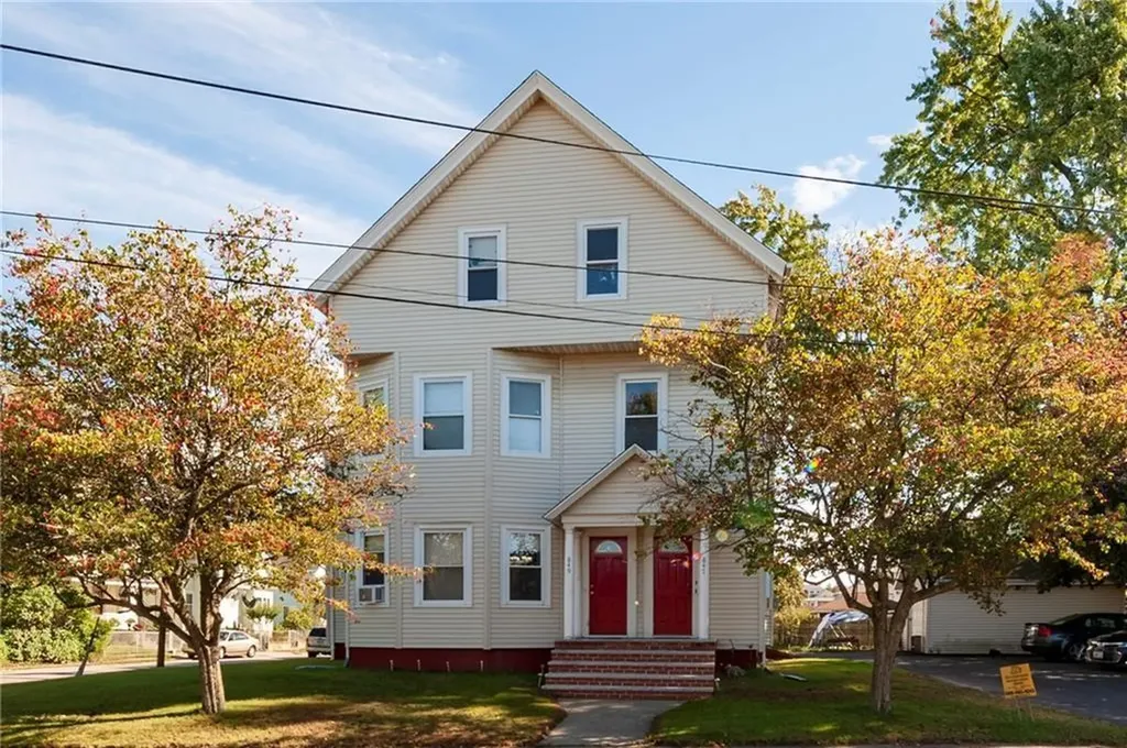 847 Roosevelt Avenue Pawtucket RI 02860