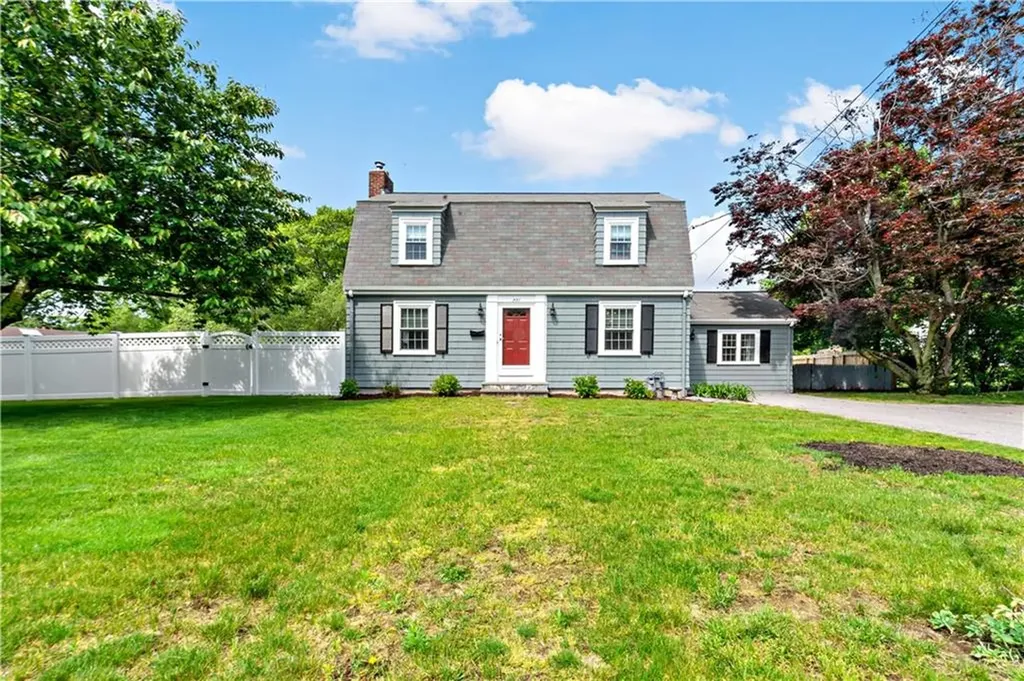 221 Squantum Drive Warwick RI 02888