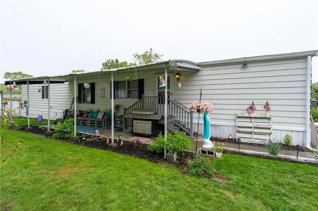 301 39 Bulgarmarsh Road Tiverton RI 02878