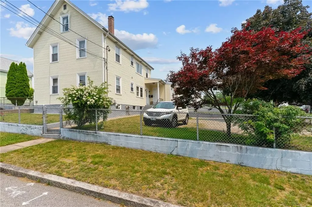 56 Lakeview Avenue Pawtucket RI 02860