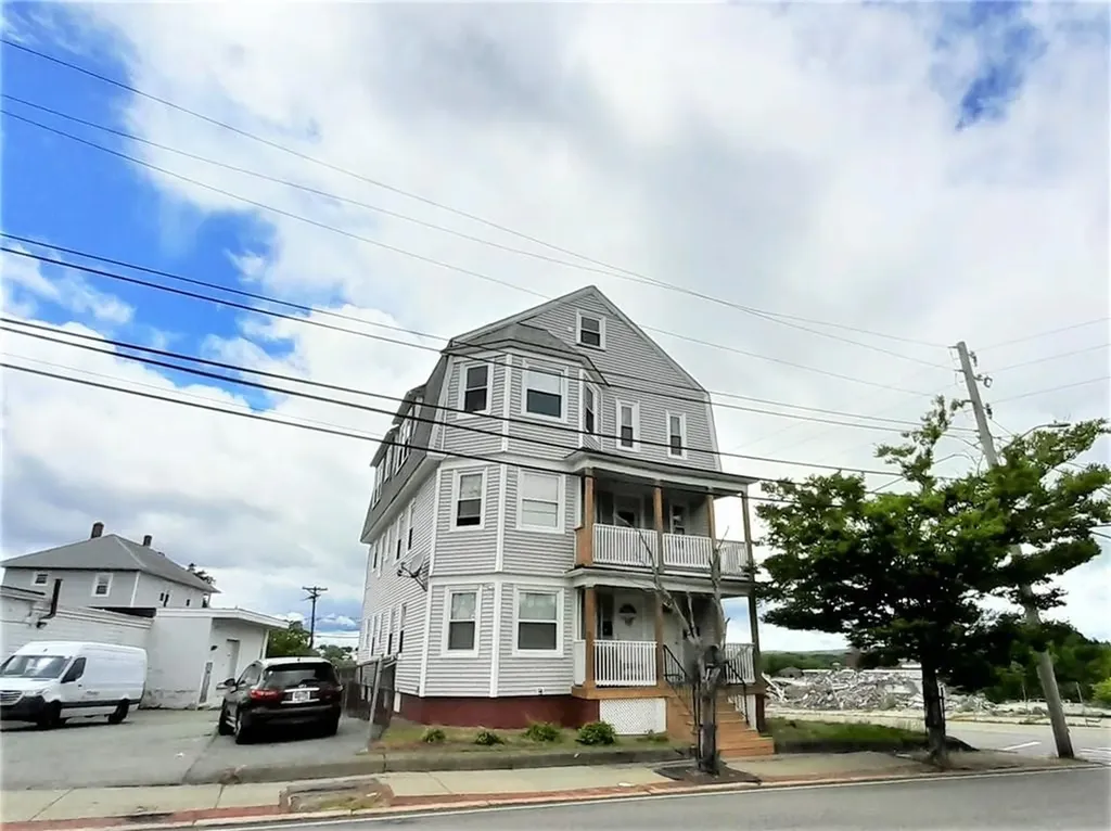 1129 Main Street Pawtucket RI 02860