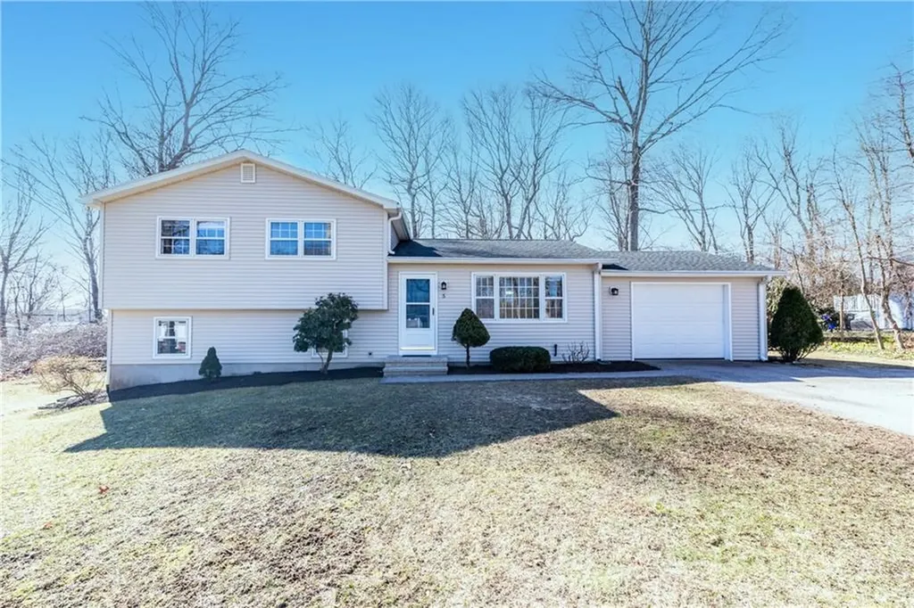 5 Holly Drive Westerly RI 02891