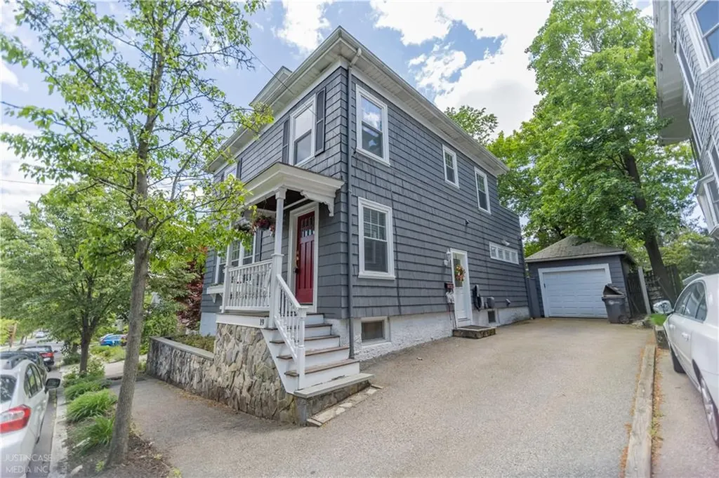 19 Everett Avenue Providence RI 02906