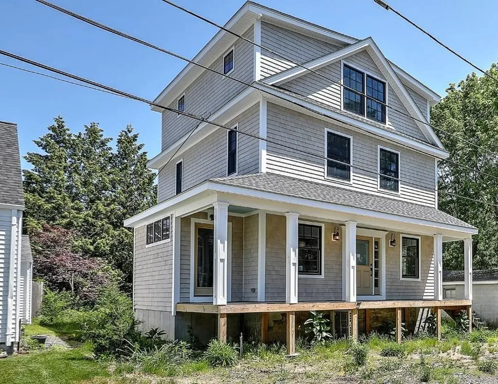 26 Kirby Street Barrington RI 02806