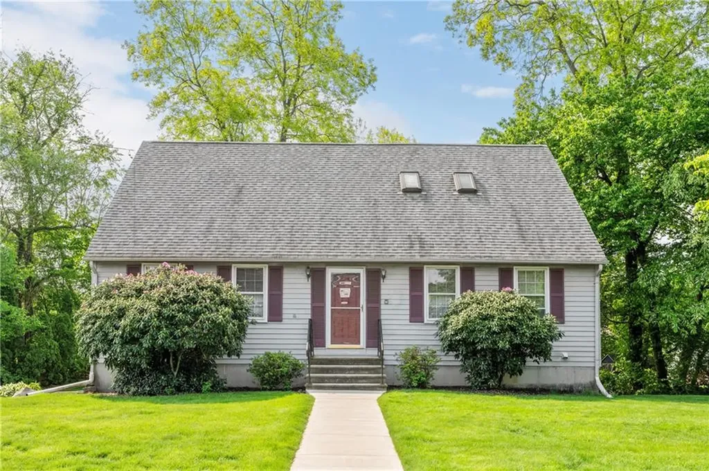 54 Scarborough Road Cumberland RI 02864