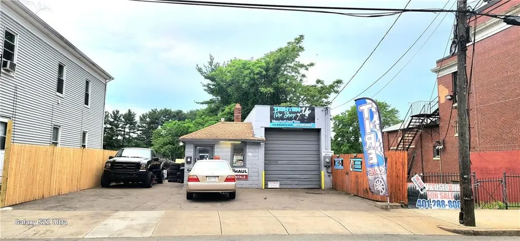 538 Branch Avenue Providence RI 02904