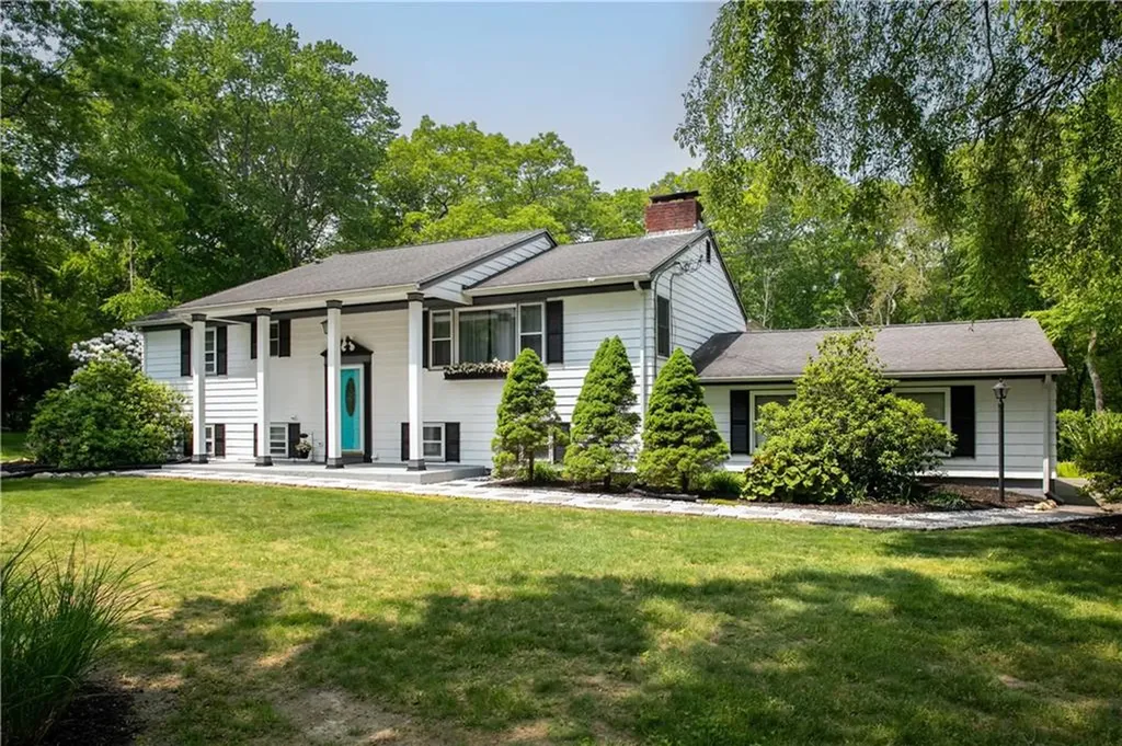29 Lantern Lane Exeter RI 02822