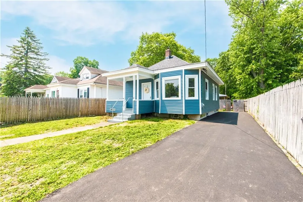 297 299 Harrington Avenue Warwick RI 02888
